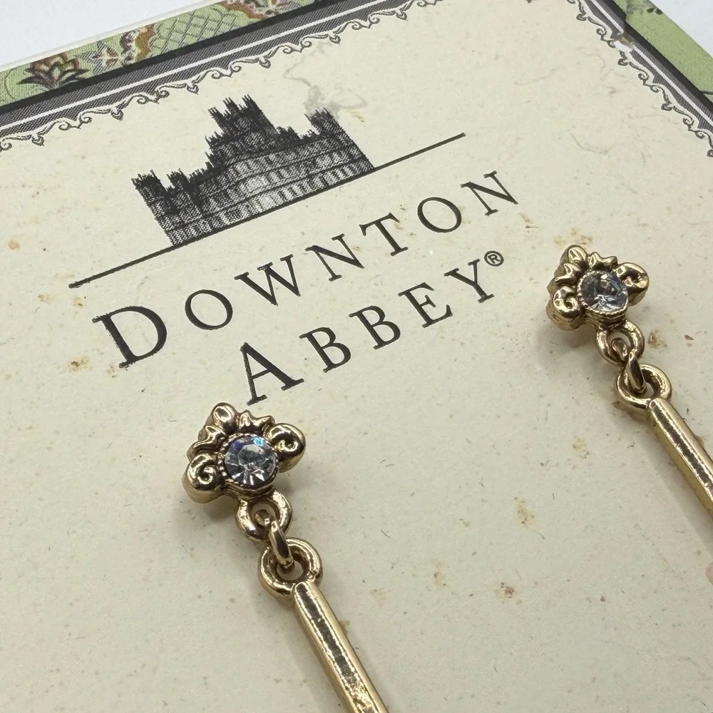 Downton Abbey Gold Tone Green Crystal Art Deco Drop Dangle Earrings Costume